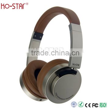 High-fidelity and cheap custom bus headphones with hard headphone protective case