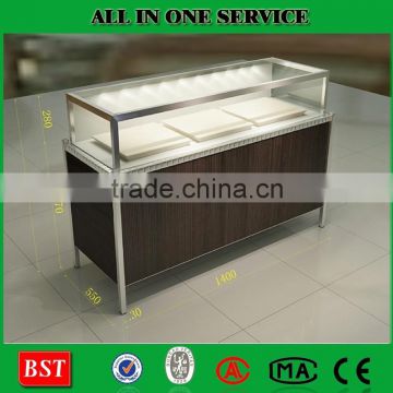 Elegant Jewelry Display Stand For Mall Kiosk