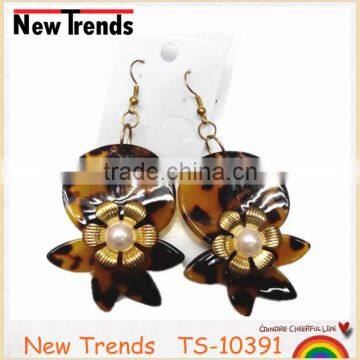 Cute fake tortoise shell octopus earring with pearl