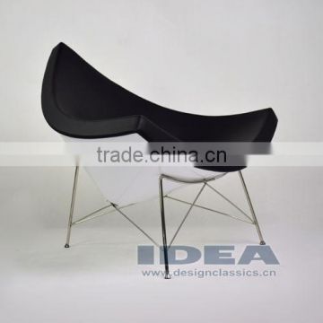 Replica George Coconut Chair - White gloss fiberglass shell - Black Genuine Leather
