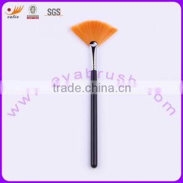 Mini Makeup Fan Brush with Colored Hair