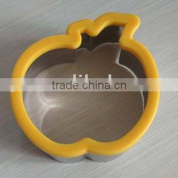 Apple-Shaped Cookie Cutter