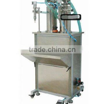 Vertical pneumatic liquid filling machine