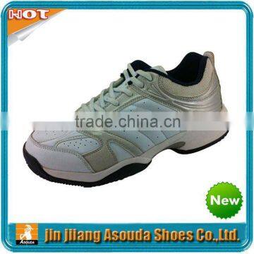 2016 newest sports badminton shoes