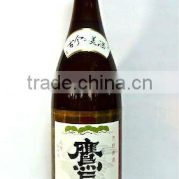 Takacho Karakuchi Sake 1.8L Japanese sake liquor bottle