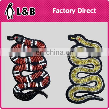 2017 new arrival fashion design snake embroidery patch with beaded for decoration