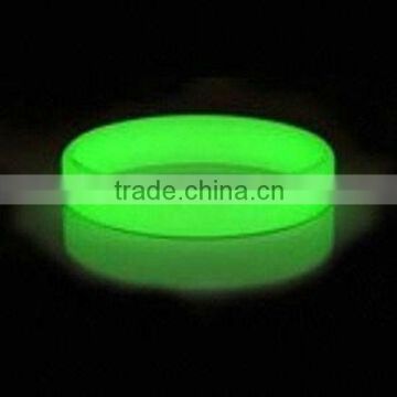 The newest fashion silicone rubber luminous wristband glowing in the dark bracelet