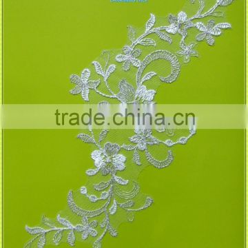 Embroiedered lace flower CM113
