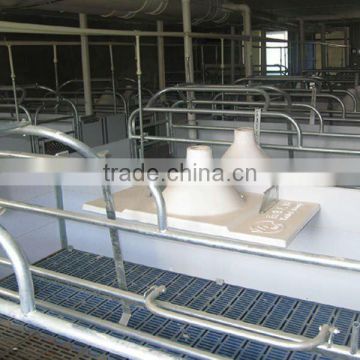 PVC Rail Elevated Farrowing Crate for Pig