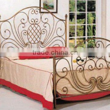 2014 Top-selling hand forging elegant wrought iron bed