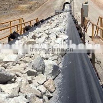 conveyor belt for continuous ship unloaders and shiploading of bulk materials
