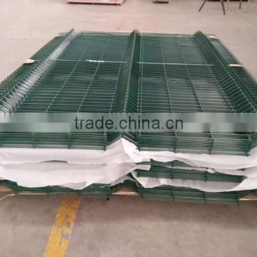 CE certified V- folds powder coated welded wire mesh fence panels