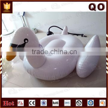 Amezing design water floated inflatable giant swan