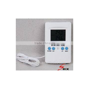 Two way display digital max min in/outdoor thermometer