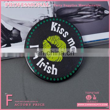 Wholesale hot sale gifts Irish Decoration Kiss Me Ireland badge St. Patrick's Day
