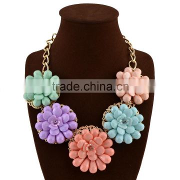 2016 trendy necklace flower statement necklace factory wholesale