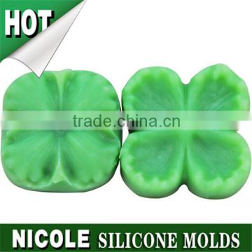 Nicole factory Q0013 handmade quatrefoil flower shape novelty silicone icing molds