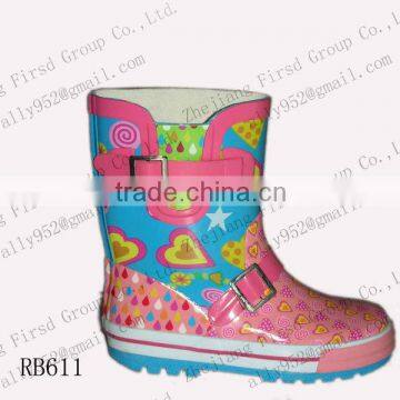 2013 kids' rubber rain boots with buckle design