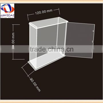 Clear acrylic plastic cube shaped box