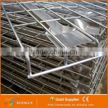 Wire mesh deck for warehouse storage use
