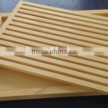 Small wooden tray for bread