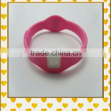 custom cheap pvc customized twist silicone wristband