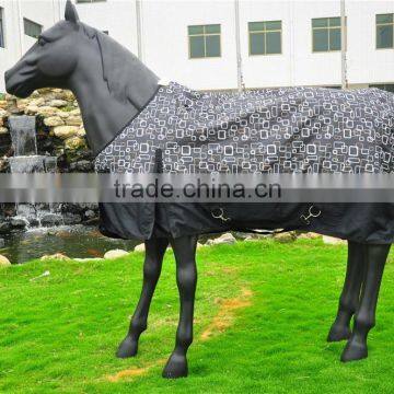 Horse heavy weight turnout rug