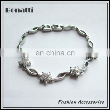 shiny stainless steel bracelet with rhinestone