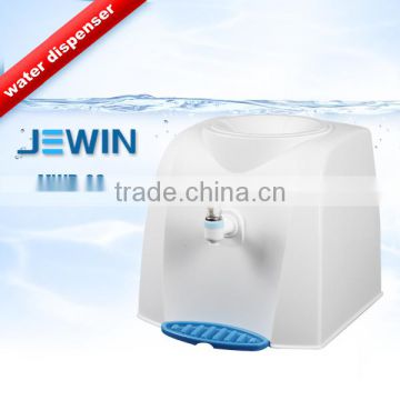Plastic manual water dispenser without electricity