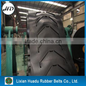 chevron patterned corrugated inclined rubber conveyor belt