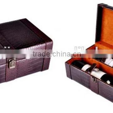 red wine and wine set gif box in leather