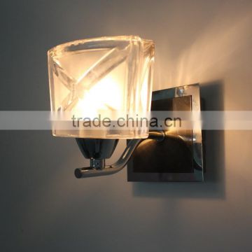Decorative wall lamp for indoor