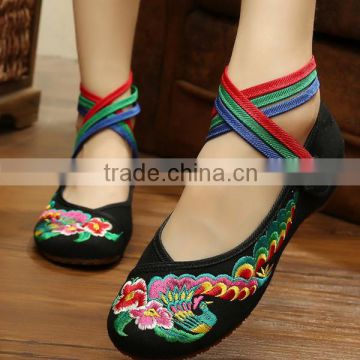 Women Chinese Old Peking All Cotton Cloth Shoes Peacock Embroidery Ankle Buckle Strap Ladies Vintage Casual Flats Zapatos Mujer