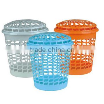 round basket with plastic and lid