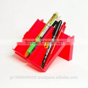 Easy to use and Durable plastic pencil case with Portable body pencil display