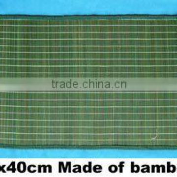 Green bamboo table mat with linen