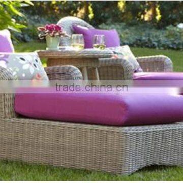 VSH-PF703-704	Set ( 2 daybed + 1 table)