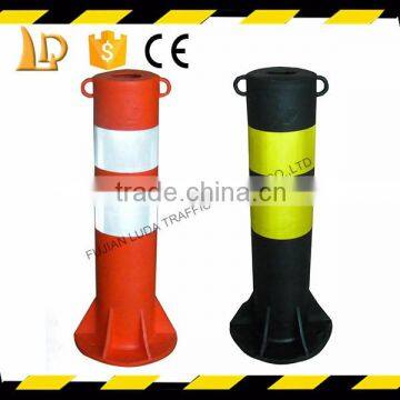 Heat-resistant traffic safety posts with flange design