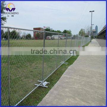 Low cost temporary wire mesh fence panel for security