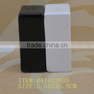 factory ceramic salt and pepper shaker for kitchen ware