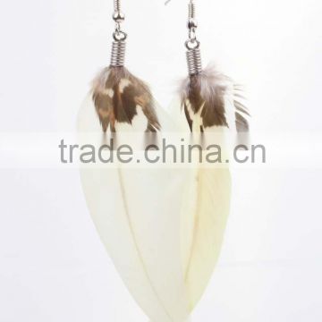 Long cheap cream white feather earring dangle drop earring wholesale