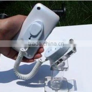 Retractable security cable for mobile phone