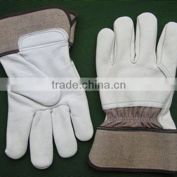 Durable cow leather work glove