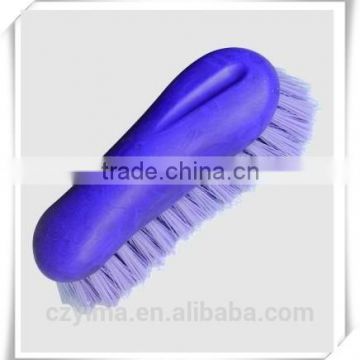 8 shaped horse dandy brush with soft grip