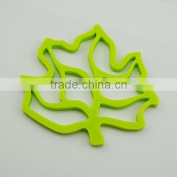Creative hollow leaf shape silicone decorative table placemat