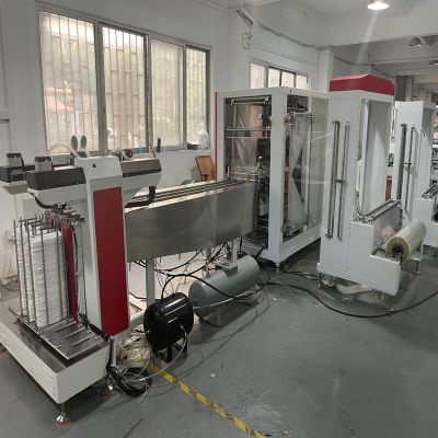 Four-side sealing reciprocating packaging machine Kn95 to bag type automatic packaging machineCan be customized fully automated unmanned manufacturer
