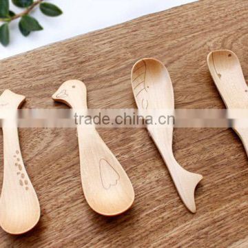 popular cute animal shaped kid's wooden spoon set