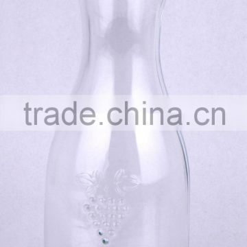 CCP863 glass milk bottle with embossed deisgn