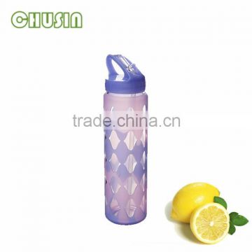 600 ml glass drink bottle with silicone sleeve and high quality fruit infuser