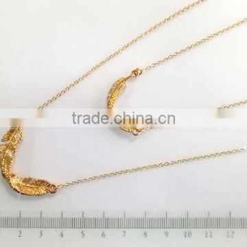 Fancy graceful golden metal leaves chain necklaces